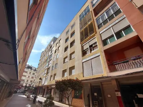 Piso en calle de Santander, 3